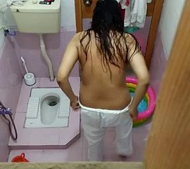 我的表弟让淋浴悉数到场