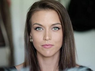 Come le emozioni di una bella ragazza cambiamento durante un orgasmo