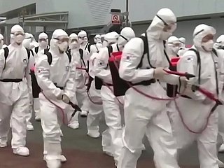 冠状病毒 - 妈妈和继子检疫 - 扩展预览Covid19  - 闪亮屌电影