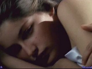 خوبصورت brunette laetitia کاسٹا جنسی تعلقات کے بعد cuddling