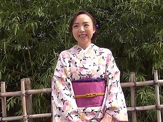Nadeshikoの訓練と厄介な結婚と結婚