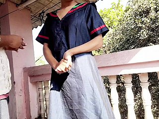 Gav se Ahi Hu hi ladaki ko bahar lekar uske kingpin ne chod diya