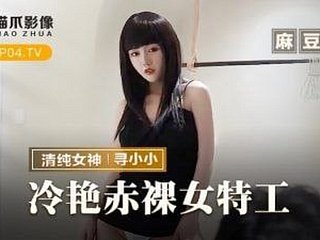 Un modesto tutie asiático sedujo a un classmate y tuvo un buen sexo hairbrush él: Creampie Asian