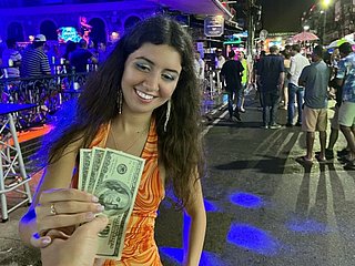 Ik wilde een trance neuken, maar ze bleek een gewone prostituee te zijn en ik neukte haar in all directions de a