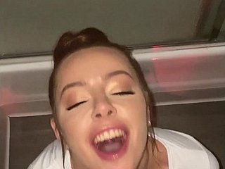 Camsoda pequeña jovencita de 18 años follada duro