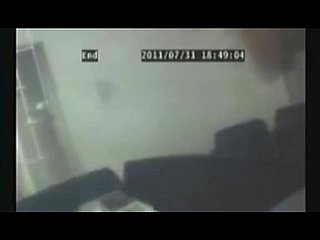 Femme enceinte et petit ami homme d'affaires excité 2