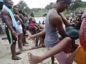 سے Chauffer UNE petite اور salope تبصرہ