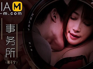 Horn-mad Office-Xiang Zi Ning-MDWP-0024-최고의 원본 아시아 포르노 비디오