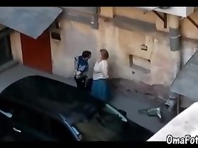 OmaFotzE Amateur Grandma Intercourse in the Trở lại hẻm
