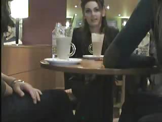 Blinkt in einem Café