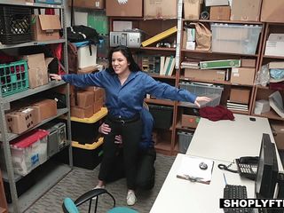 ShopLyfter  -  LP官侮辱聪明的青少年窃贼
