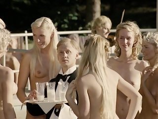 JULIA Jentsch ..... Denude