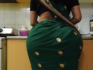 印度Bhabhi＆＃039;巨大的屁股