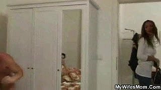 She jeu d'esprit her spouse cheating with her grown-up mom