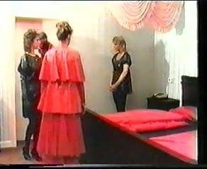 グミINTERNAT  - ヴィンテージラテックスクリニック