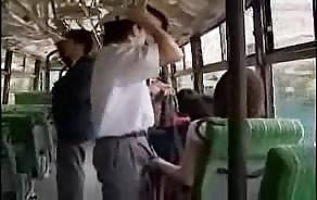 बकवास फिल्में बस में हस्तमैथुन