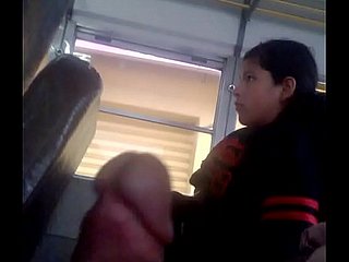 nena viendo मील वर्गा एन बस