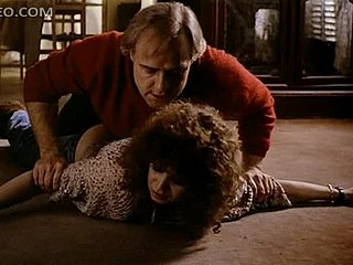 Marlon Brando Aggravation scopa Glum Maria Schneider in una scena di sesso Hot